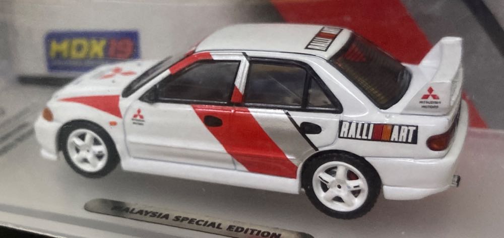 Mitsubishi Lancer Evolution 3 - INNO64 (Rally) action figure collectible [Barcode 9588826260750] - Main Image 3