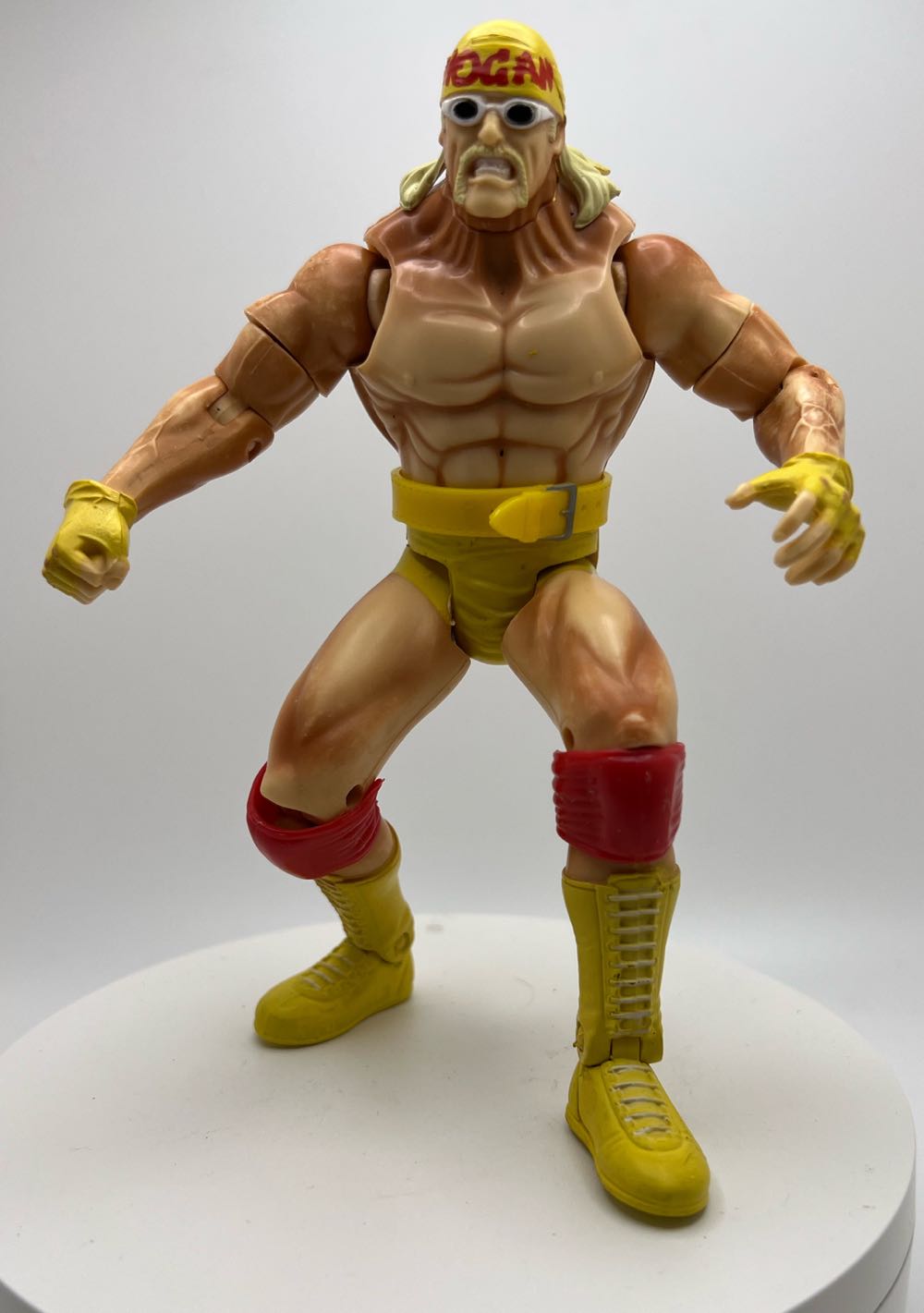 Hulk Hogan - Toy Biz (WCW - Toy Biz) action figure collectible - Main Image 2