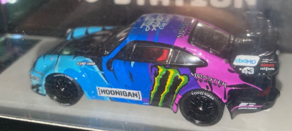 1. Porsche 911 Sold - Mini Station (Monster) action figure collectible - Main Image 3