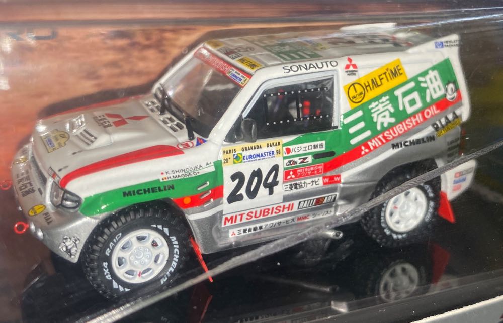 Mitsubishi Paris Pajero Evolution Oil - INNO64 (Rally) action figure collectible [Barcode 9588826261535] - Main Image 2