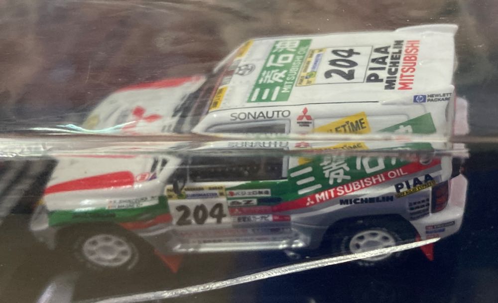 Mitsubishi Paris Pajero Evolution Oil - INNO64 (Rally) action figure collectible [Barcode 9588826261535] - Main Image 3