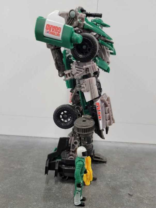 Roadbuster With Seargent Recon Robot Mode - Hasbro (Human Alliance) action figure collectible - Main Image 3