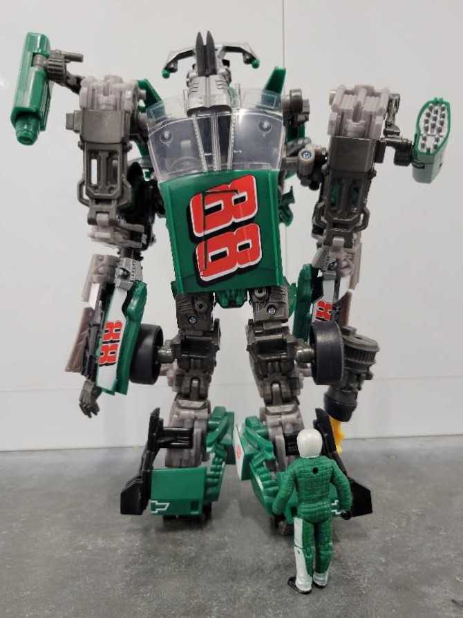 Roadbuster With Seargent Recon Robot Mode - Hasbro (Human Alliance) action figure collectible - Main Image 4