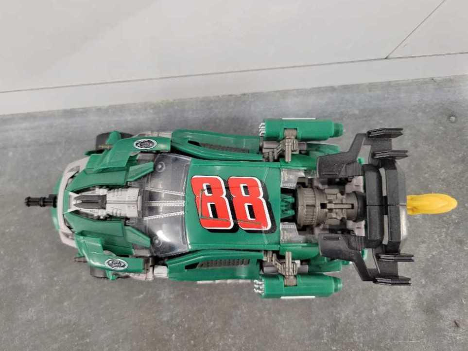 Roadbuster With Sargeant Recon Vehicle Mode  - Hasbro (Human Alliance) action figure collectible - Main Image 2