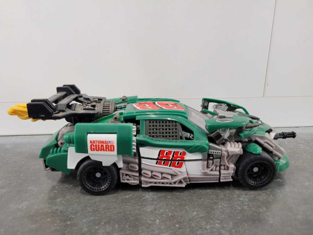 Roadbuster With Sargeant Recon Vehicle Mode  - Hasbro (Human Alliance) action figure collectible - Main Image 3