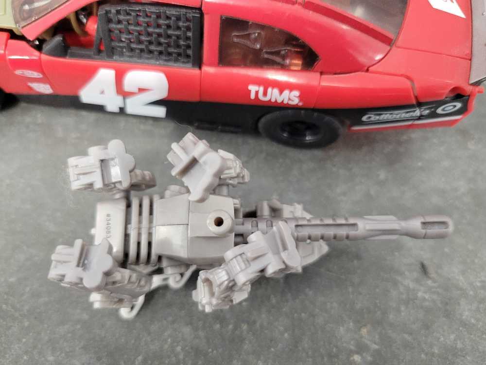 Steeljaw With Lead Foot And Sergeant Detour Vehicle Mode 2nd - Hasbro (Human Alliance) action figure collectible - Main Image 4