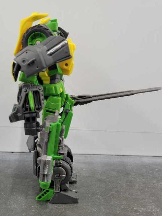 Springer Robot Mode - Hasbro (Generations) action figure collectible - Main Image 3