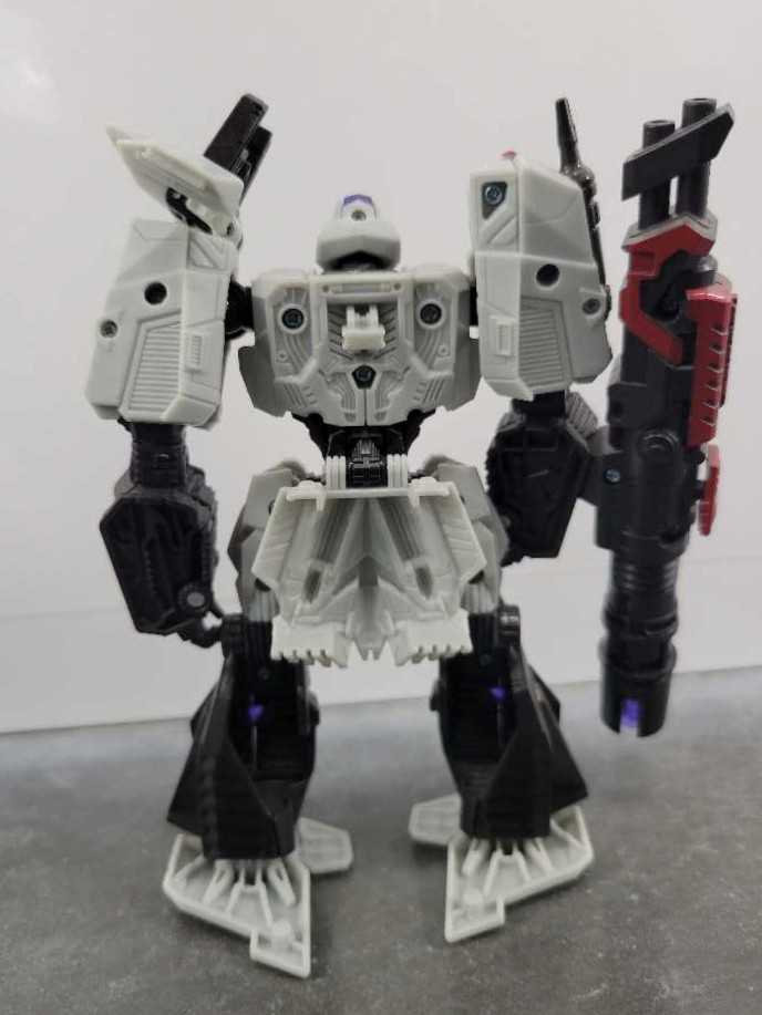 Megatron Cybertronian 2nd Robot Mode - Hasbro (Generations War For Cybertron) action figure collectible - Main Image 4