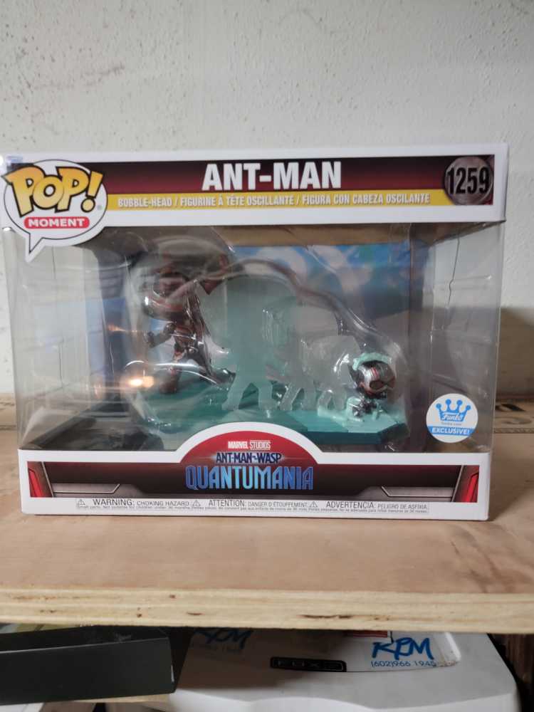 Funko Pop! Avengers Endgame Glows In The Dark/ Chalice Collectibles Exclusive #574 Iron Spider 