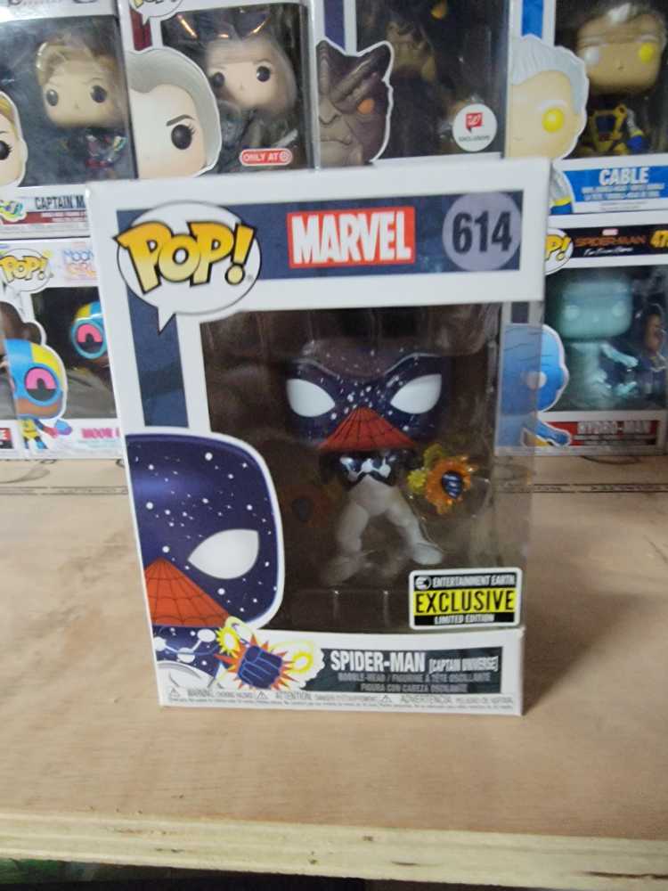 Funko Pop! Deluxe Marvel: Avengers Assemble Series Captain America Amazon Exclusive Figure 6 Of 6