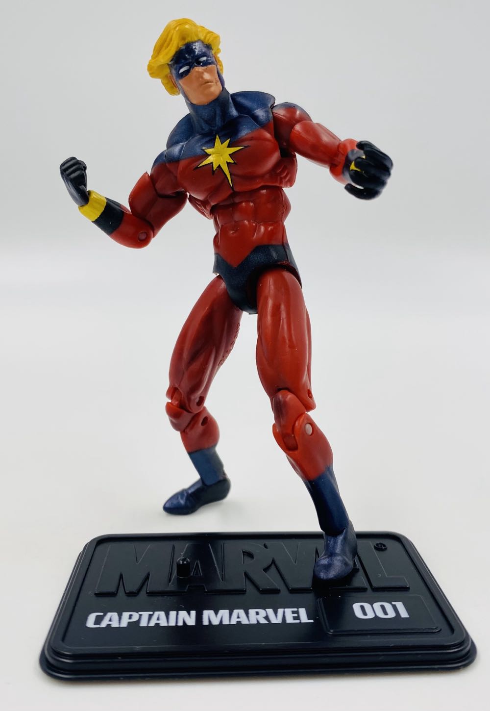 Marvel: Captain Marvel - Hasbro (Marvel Universe S.H.I.E.L.D. Series) action figure collectible - Main Image 4