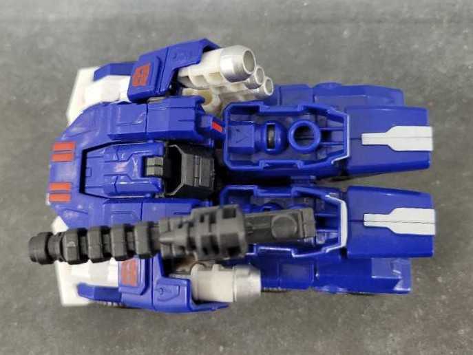 Ultra Magnus 3rd Vehicle Mode Missing Sword - Hasbro (Generations War For Cybertron) action figure collectible - Main Image 2
