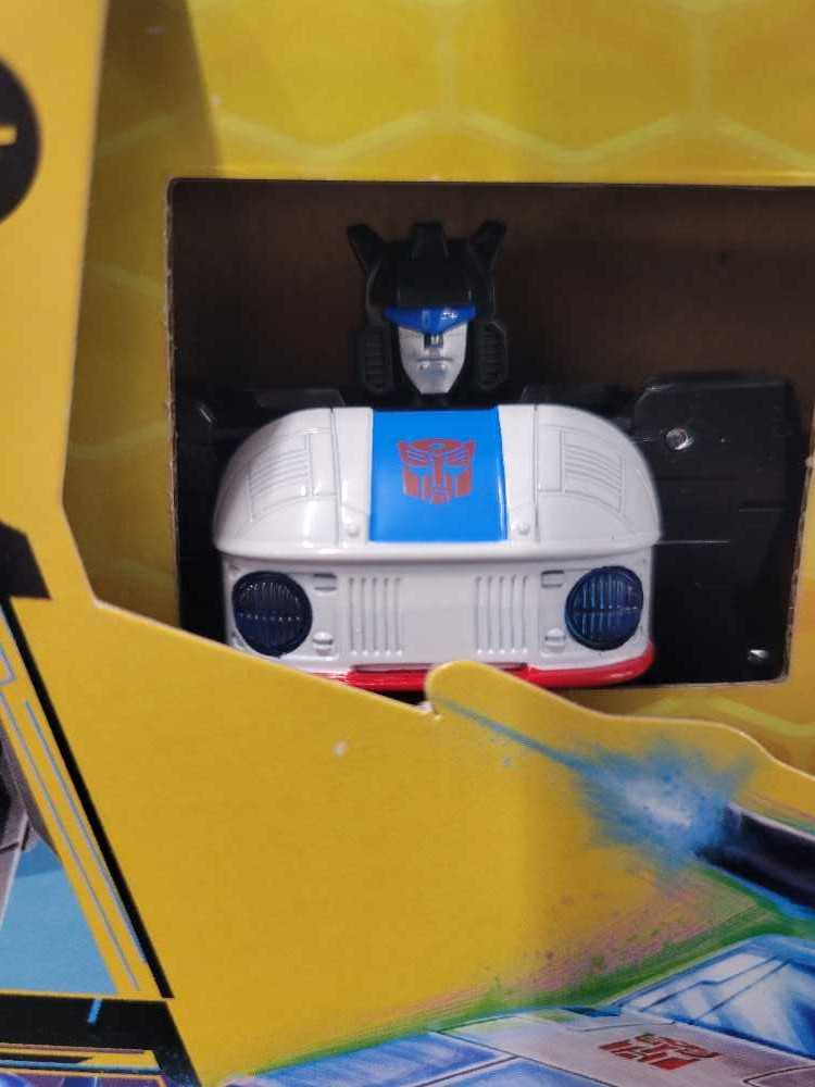 Jazz Origin Target - Hasbro (Legacy Buzzworthy) action figure collectible - Main Image 2