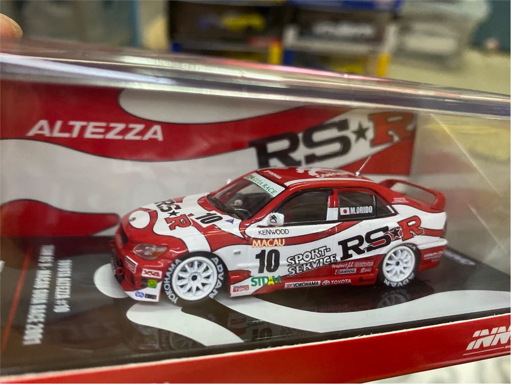 Toyota Altezza RS200 #10 Team S Macau - INNO64 (RS.R) action figure collectible [Barcode 9588826261788] - Main Image 2