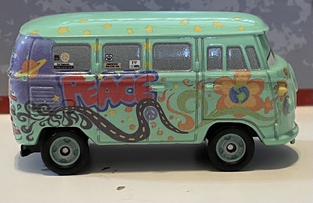 Fillmore - Mattel, Inc (Pixar Cars) action figure collectible - Main Image 2