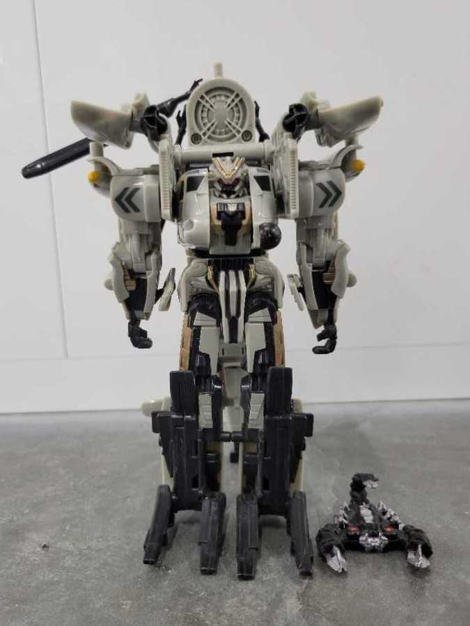 Grindor With Scorponok - Hasbro (Revenge Of The Fallen) action figure collectible - Main Image 2