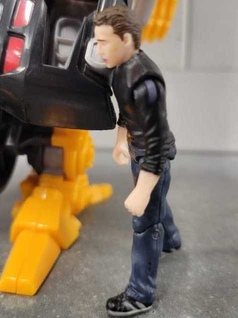 Sam Witwicky 1st With Stealth Bumblebee Robot Mode - Hasbro (Human Alliance) action figure collectible - Main Image 4