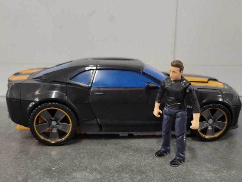 Bumblebee Stealth With Sam Witwicky 2nd Vehicle Mode  - Hasbro (Human Alliance) action figure collectible - Main Image 3
