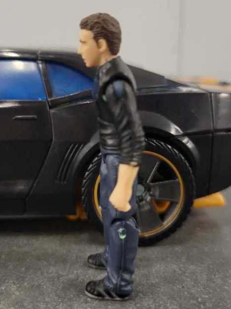 Sam Witwicky 2nd With Stealth Bumblebee Vehicle Mode  - Hasbro (Human Alliance) action figure collectible - Main Image 4