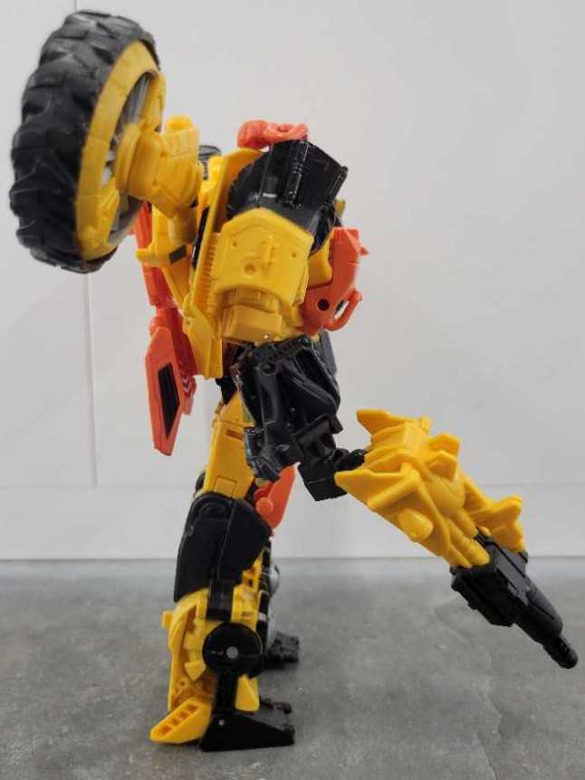 Sandstorm Robot Mode - Hasbro (Generations) action figure collectible - Main Image 3