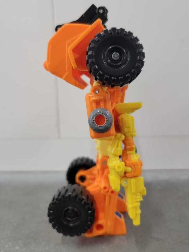 Scoop With Caliburst And Holepunch Robot Mode - Hasbro (Generations) action figure collectible - Main Image 3
