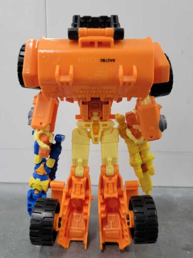 Scoop With Caliburst And Holepunch Robot Mode - Hasbro (Generations) action figure collectible - Main Image 4