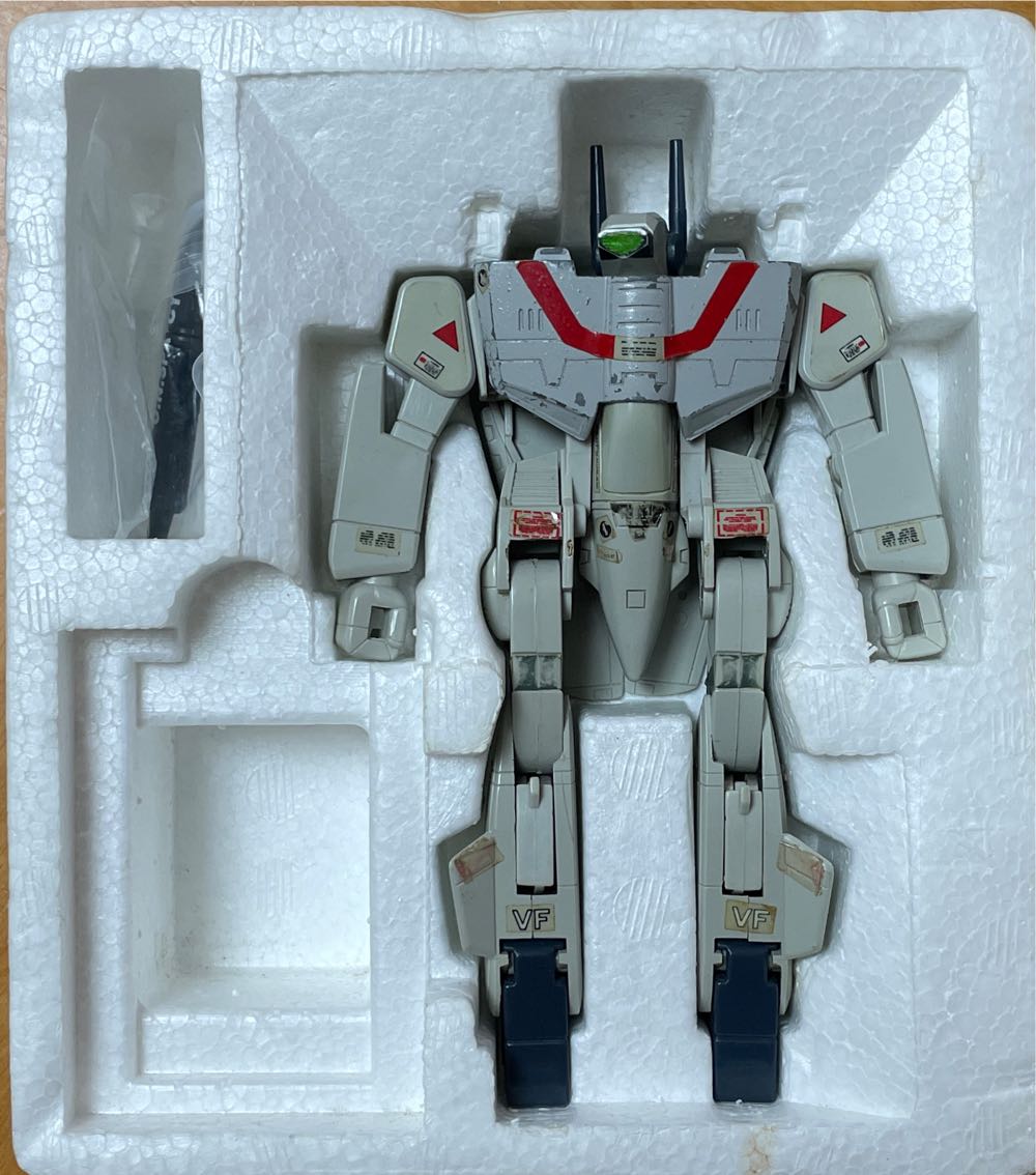 Macross Battroid Valkyrie VF-1J - TAKATOKU TOYS action figure collectible - Main Image 3