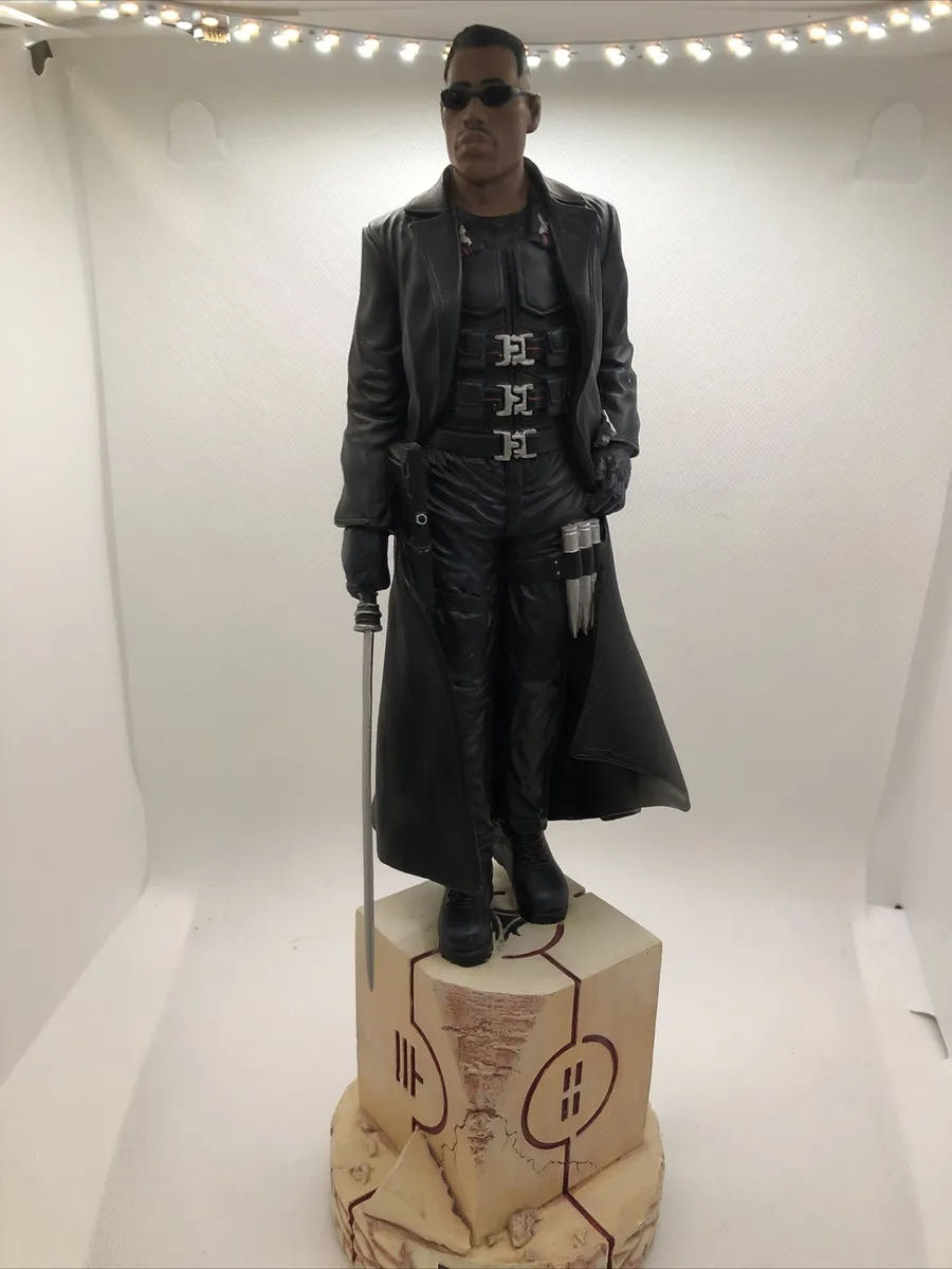 Blade The Statue - Factory X (Blade) action figure collectible [Barcode 686995199921] - Main Image 3