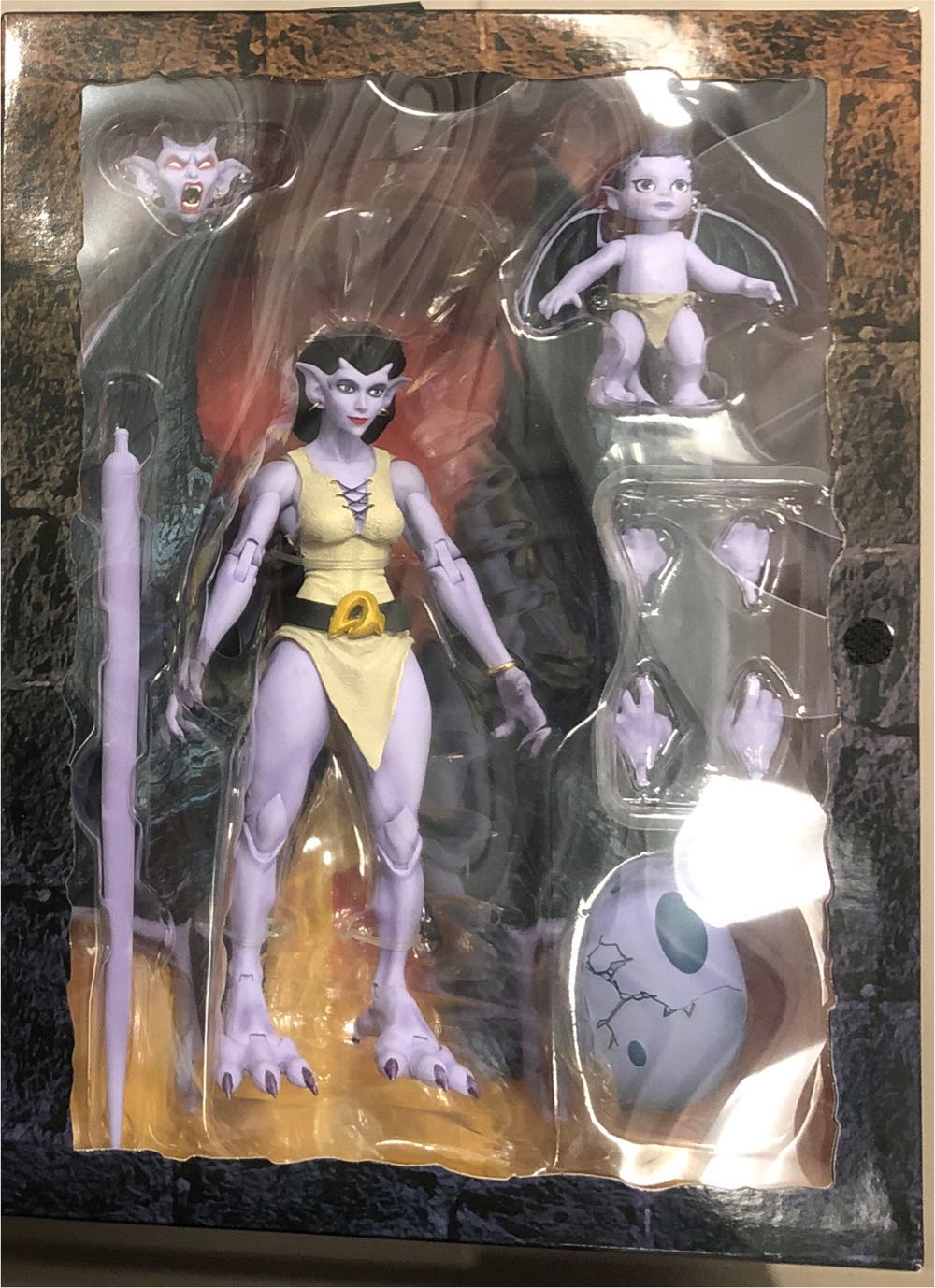 Angela - Neca/Reel Toys (Disney’s Gargoyles) action figure collectible [Barcode 634482345108] - Main Image 3