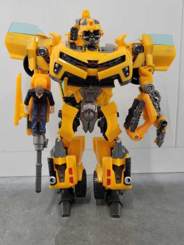 Bumblebee With Sam Witwicky Robot Mode - Hasbro (Human Alliance) action figure collectible - Main Image 2