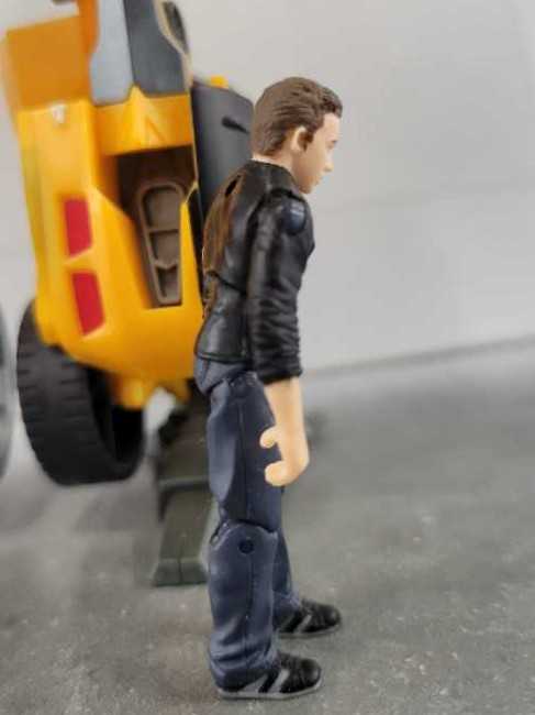 Sam Witwicky With Bumblebee Robot Mode - Hasbro (Human Alliance) action figure collectible - Main Image 2