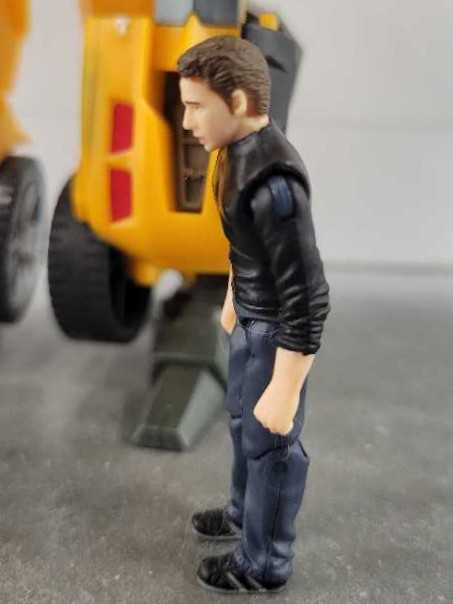 Sam Witwicky With Bumblebee Robot Mode - Hasbro (Human Alliance) action figure collectible - Main Image 4