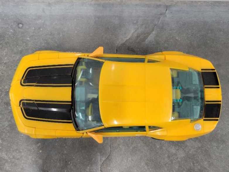 Bumblebee With Sam Witwicky Vehicle Mode  - Hasbro (Human Alliance) action figure collectible - Main Image 2
