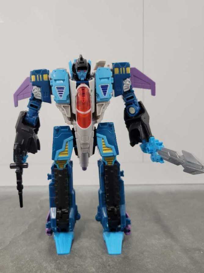 Doubledealer Robot Mode - Hasbro (Generations) action figure collectible - Main Image 2
