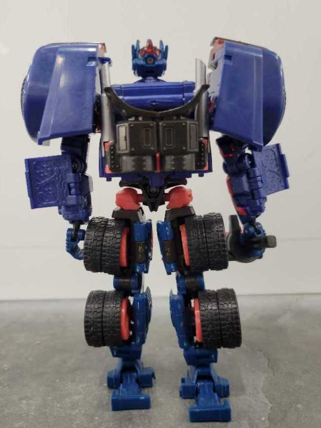 Optimus Prime Ultimate Gift Set Combat Hero - Hasbro (Generations) action figure collectible - Main Image 4
