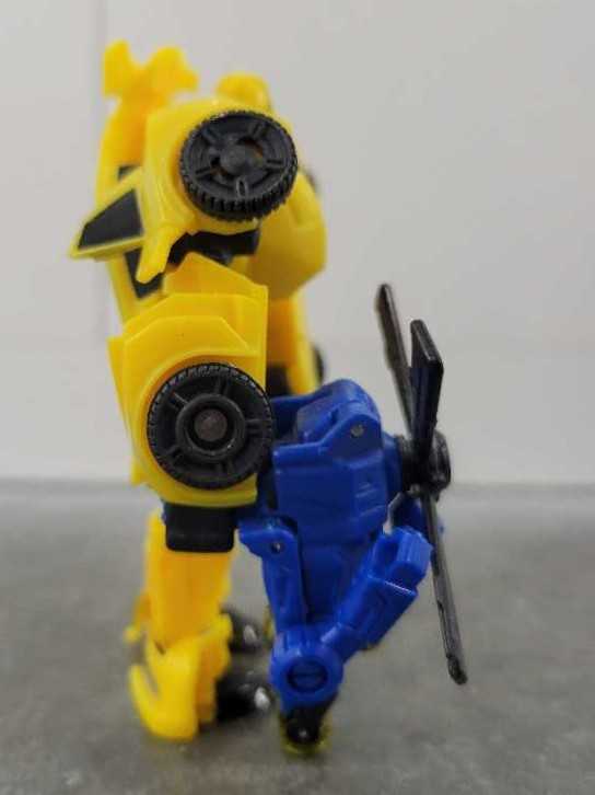 Bumblebee With Blazemaster Thrilling 30 - Hasbro (Generations) action figure collectible - Main Image 3