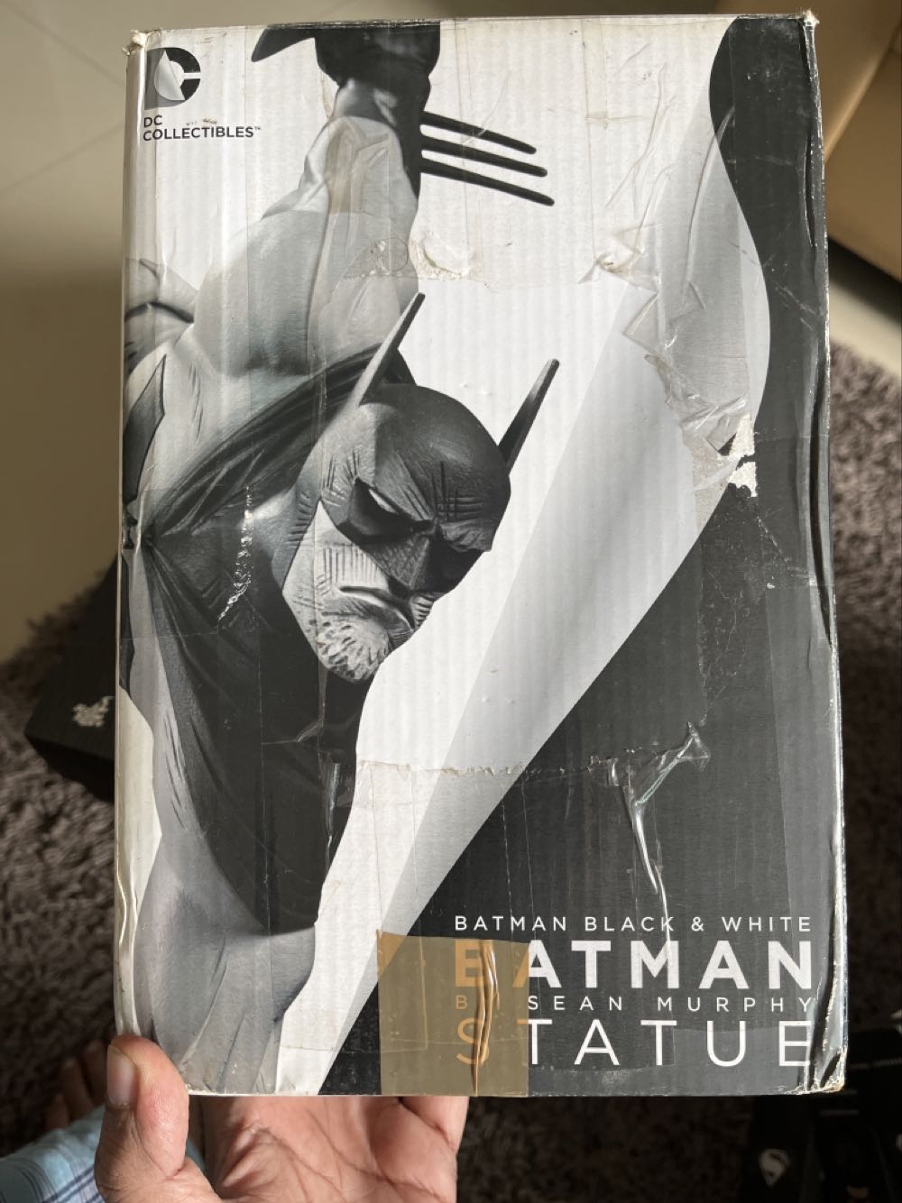 Dc Collectibles Black And White Batman Statue By Sean Murphy  action figure collectible [Barcode 761941314037] - Main Image 2