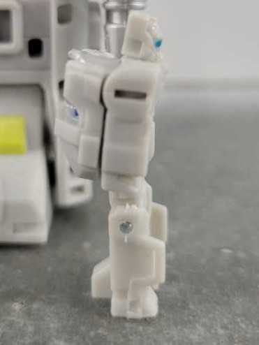 Flameout With Twin Twist - Hasbro (Titans Return) action figure collectible - Main Image 2