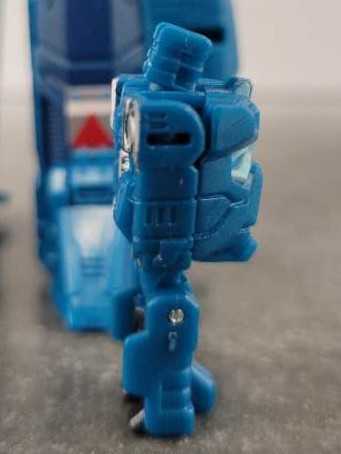 Hyperfire With Blurr - Hasbro (Titans Return) action figure collectible - Main Image 4