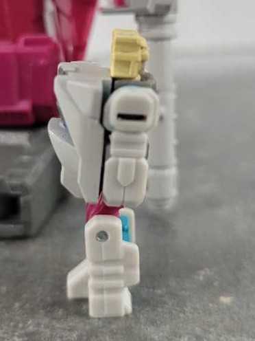 Fengul With Grotusque And Scorponok NYCC 2017 - Hasbro (Titans Return) action figure collectible - Main Image 2