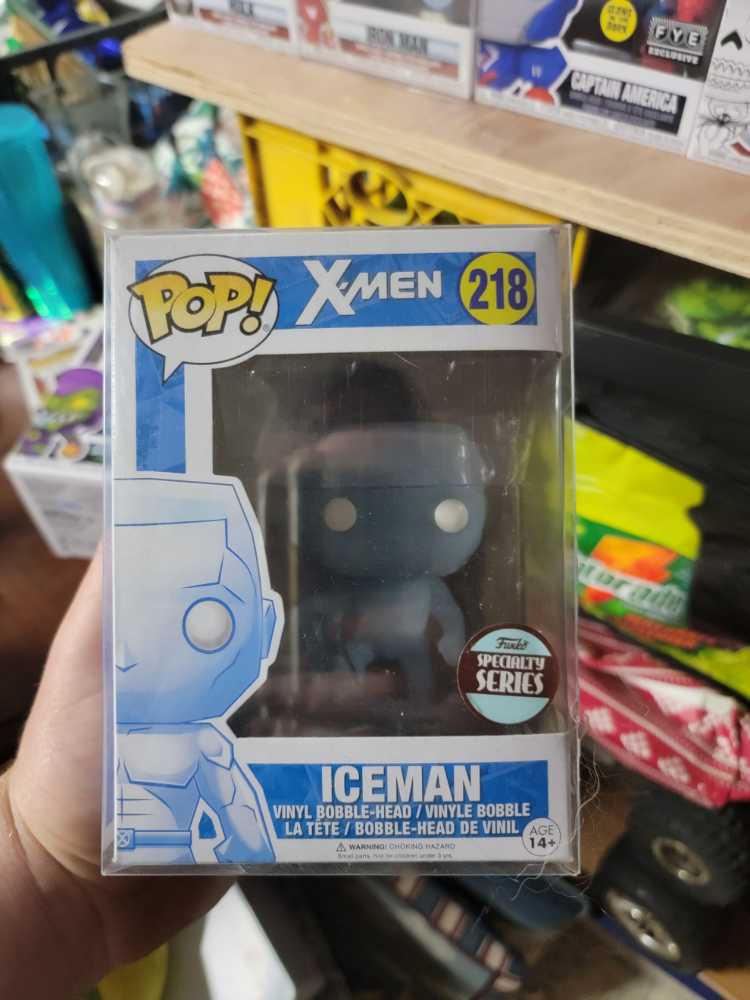 Harry Potter 142 Diagon Alley Quidditch Supplies Store With Ron Weasley #142 Vinyl Figure