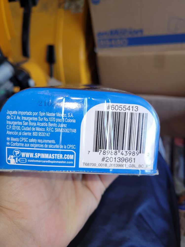 Fleer Super Star Specials - Spinmaster action figure collectible [Barcode 778988439890] - Main Image 3