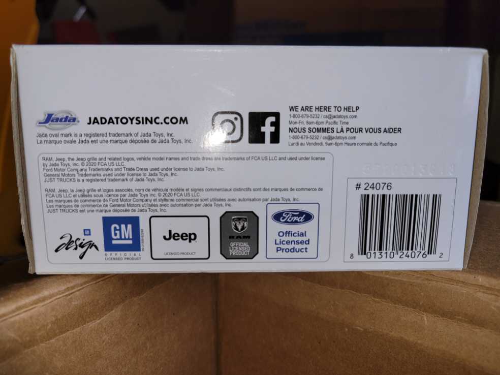 Jada Just Trucks 1992 Jeep Wranger - JADA TOYS, Inc. action figure collectible - Main Image 2