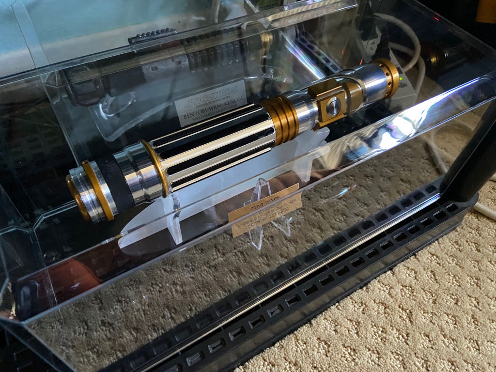 Big Brawler With Gun Station Spy Troops