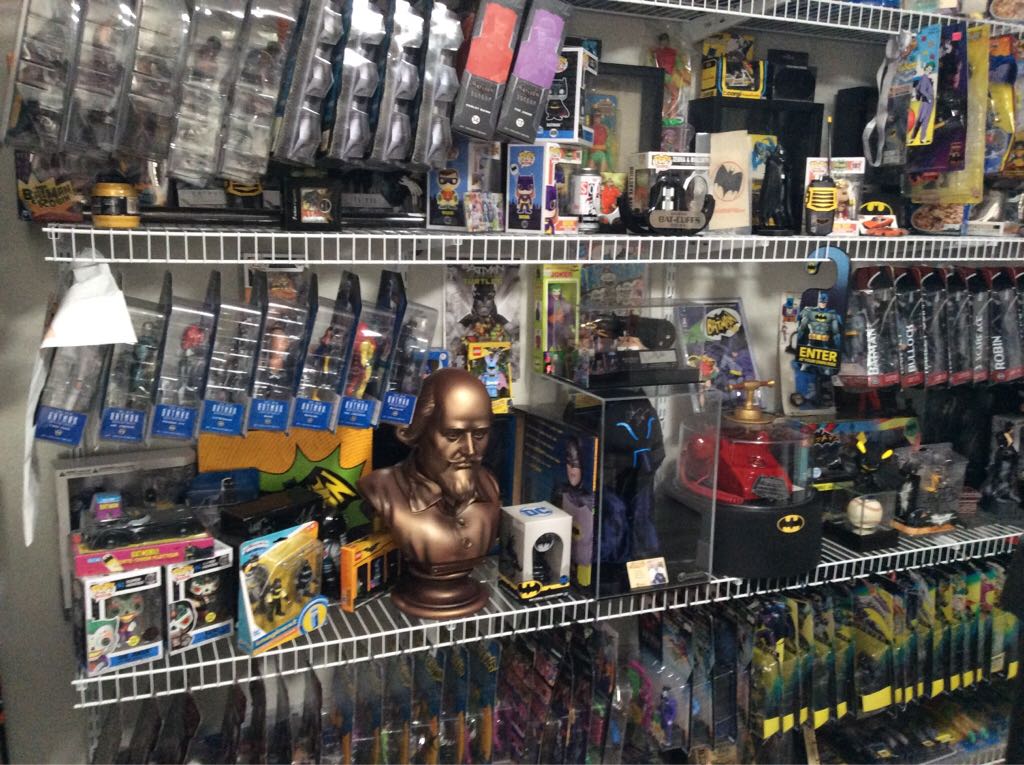 Batcave Wall 1  action figure collectible - Main Image 2