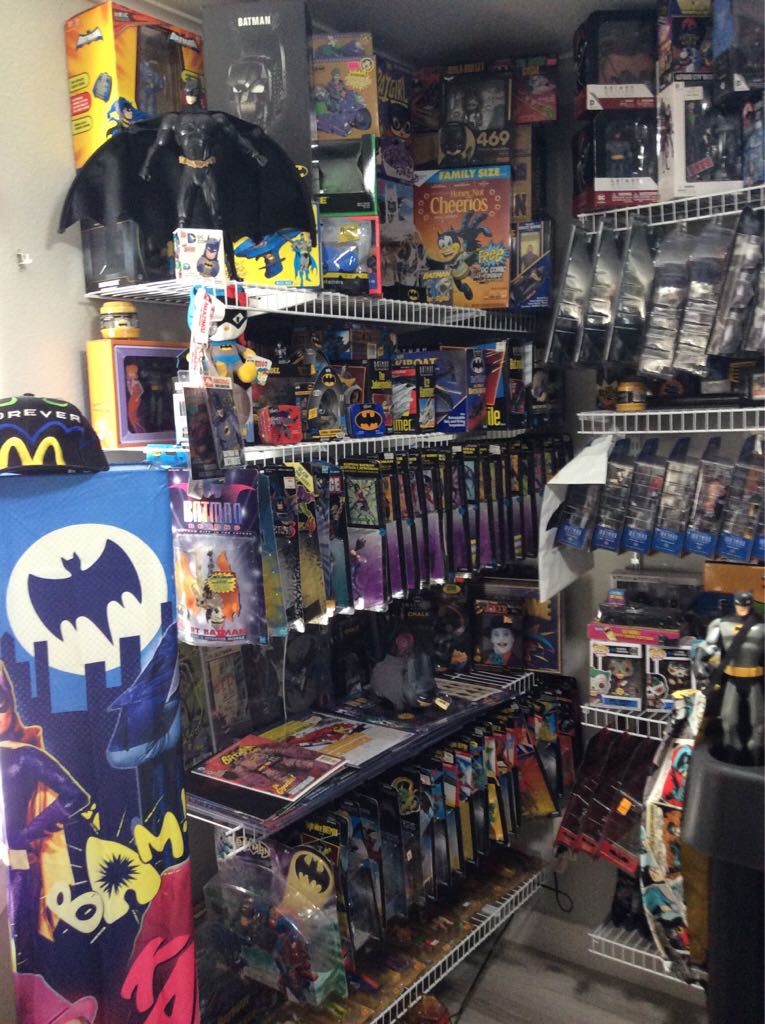 Batcave Wall 2  action figure collectible - Main Image 2