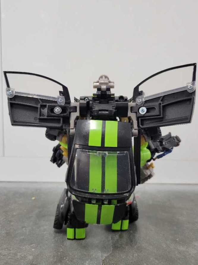 Skids With Tech Sergeant Epps And Elita-1 Robot Mode - Hasbro (Human Alliance) action figure collectible - Main Image 4