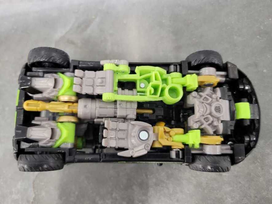 Skids With Tech Sergeant Epps And Elita-1 Vehicle Mode  - Hasbro (Human Alliance) action figure collectible - Main Image 4