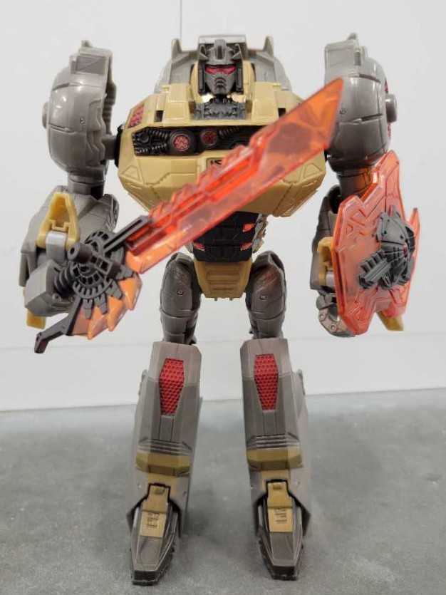 Grimlock Robot Mode - Hasbro (Generations War For Cybertron) action figure collectible - Main Image 2