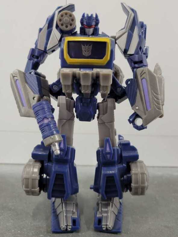 Soundwave Cybertronian Robot Mode - Hasbro (Generations War For Cybertron) action figure collectible - Main Image 2